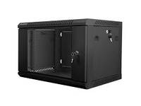 600x600x6U, une porte vitrée